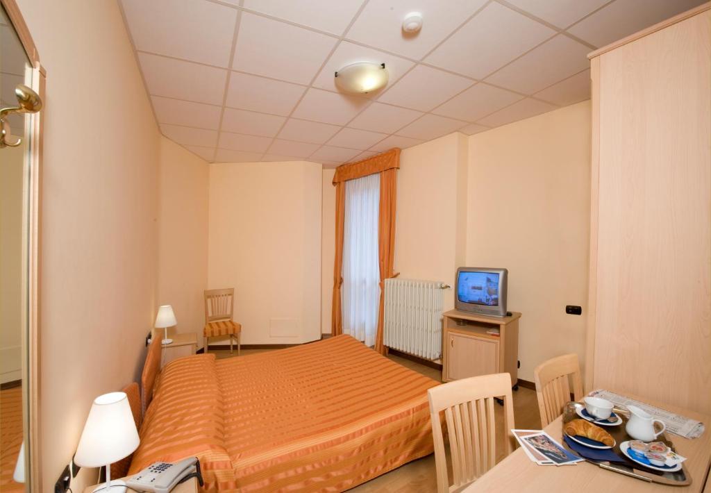 Hotel Residence Dei Fiori 바메노 객실 사진