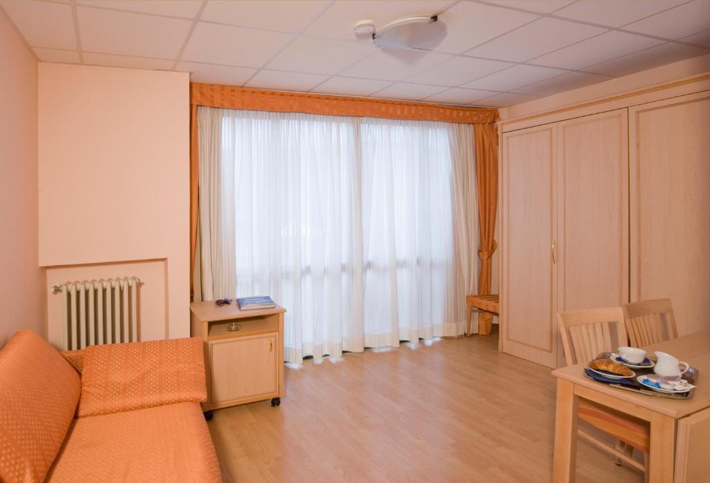 Hotel Residence Dei Fiori 바메노 객실 사진
