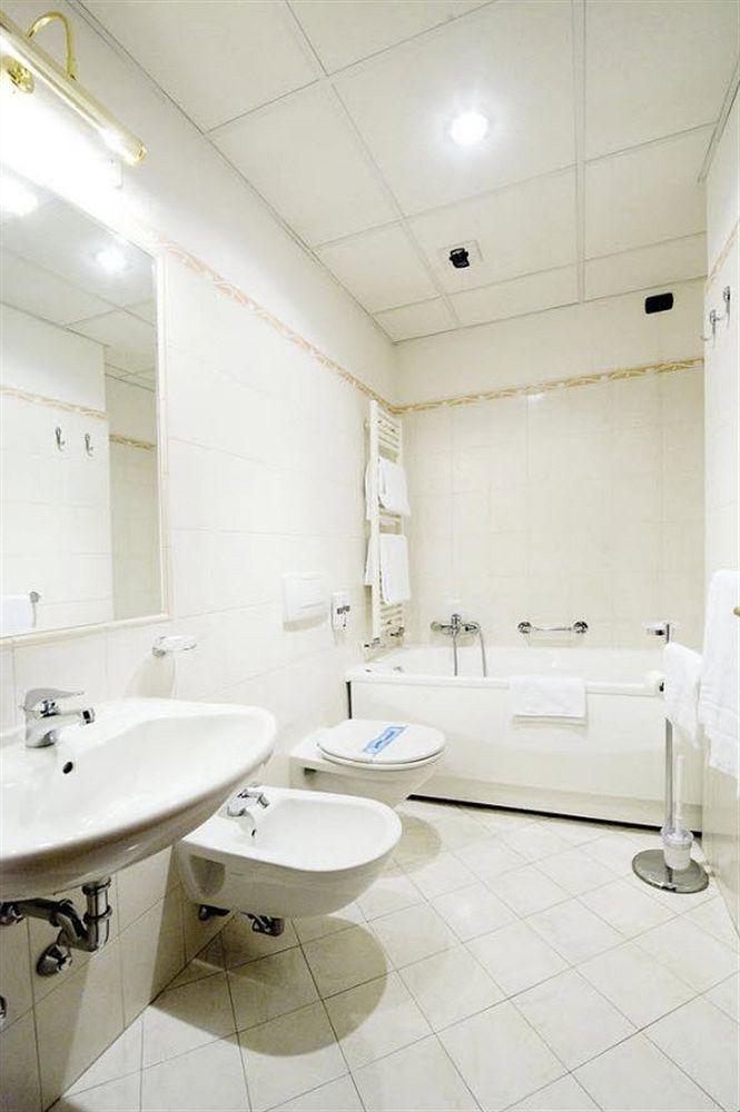 Hotel Residence Dei Fiori 바메노 외부 사진
