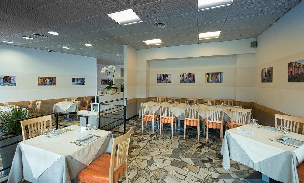 Hotel Residence Dei Fiori 바메노 외부 사진