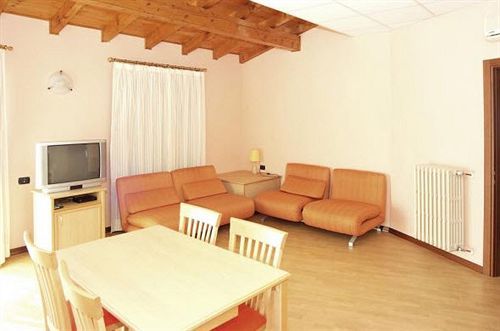 Hotel Residence Dei Fiori 바메노 외부 사진