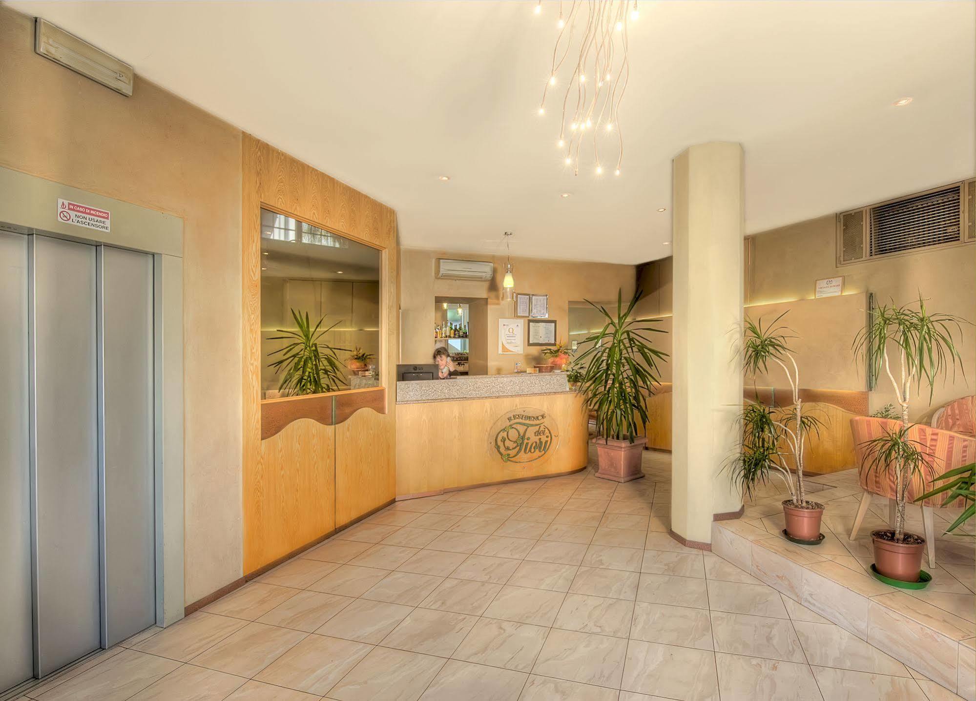 Hotel Residence Dei Fiori 바메노 외부 사진